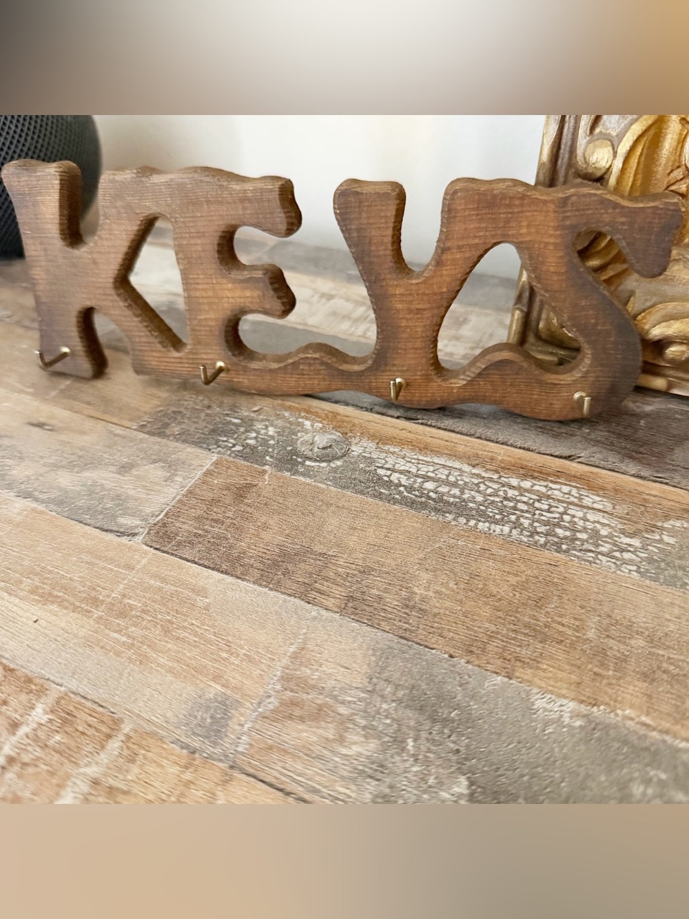 Vintage MCM wooden keys hanging sign
